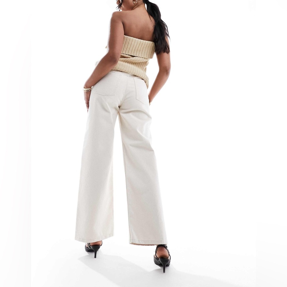 & Other Stories Cotton Wide leg pants in natural 25 
Creme high waisted ankle - Picture 2 of 10
